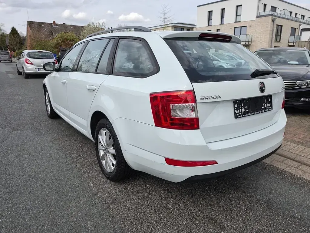 Usata Skoda Octavia Style 110 CV (80 kW) 2016 Bianco Utilitaria