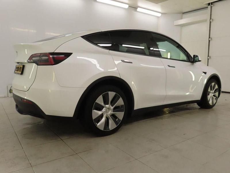 Gebraucht Tesla Model Y Standard Range 250 kW (341 PS) 2022 Weiß SUV