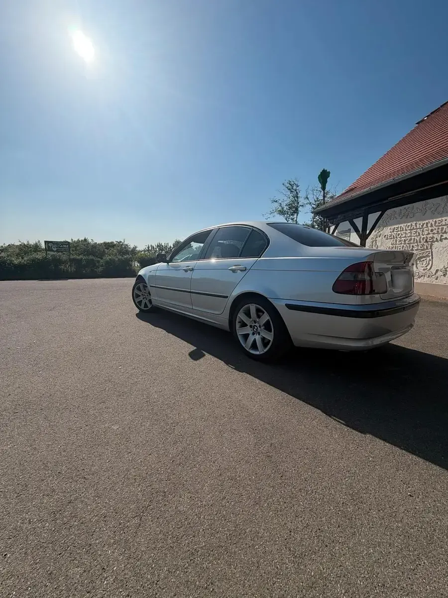 Gebraucht BMW 320 Basis 150 PS (110 kW) 2004 Silber Limousine