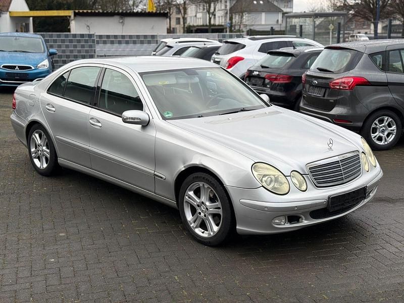 Gebraucht Mercedes E200 Classic 163 PS (119 kW) 2004 Silber Limousine