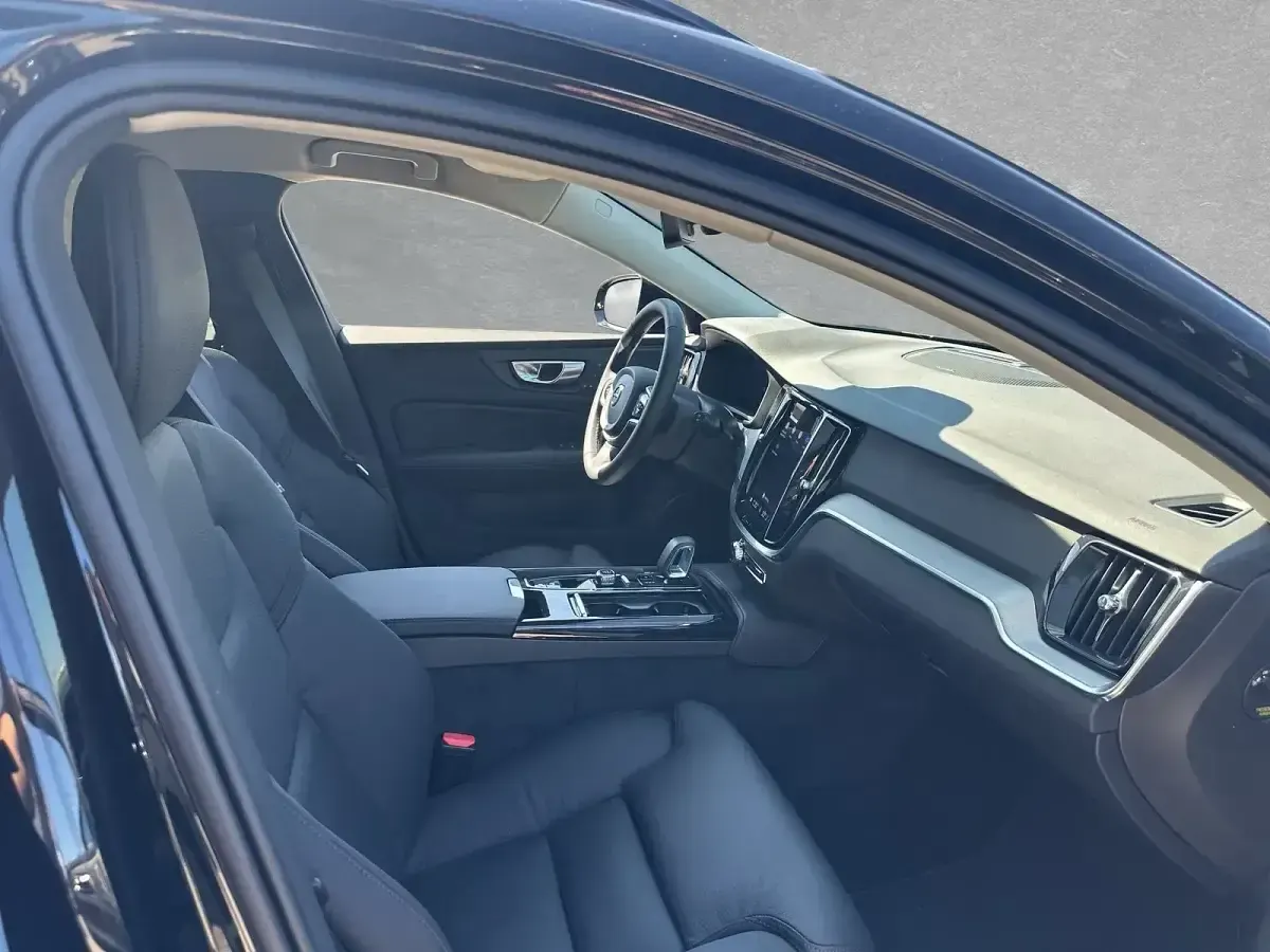 Neu Volvo V60 Business Edition 455 PS (334 kW) 2026 Andere Kombi