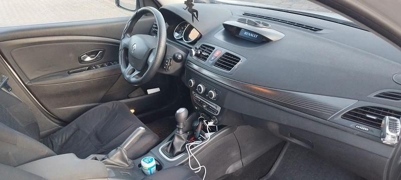 Gebraucht Renault Mégane III 106 PS (77 kW) 2010 Grau Limousine