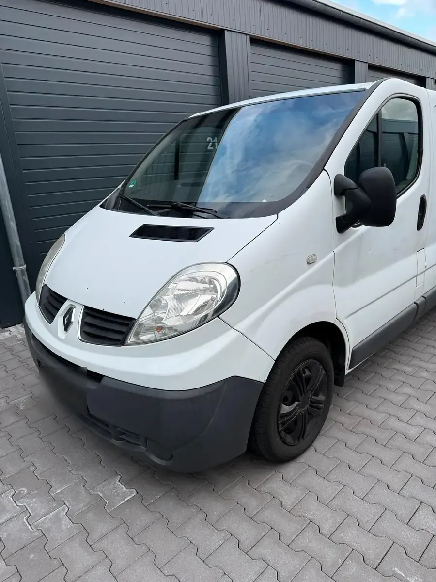 Gebraucht Renault Trafic 90 PS (66 kW) 2007 Weiß Van / Kleinbus