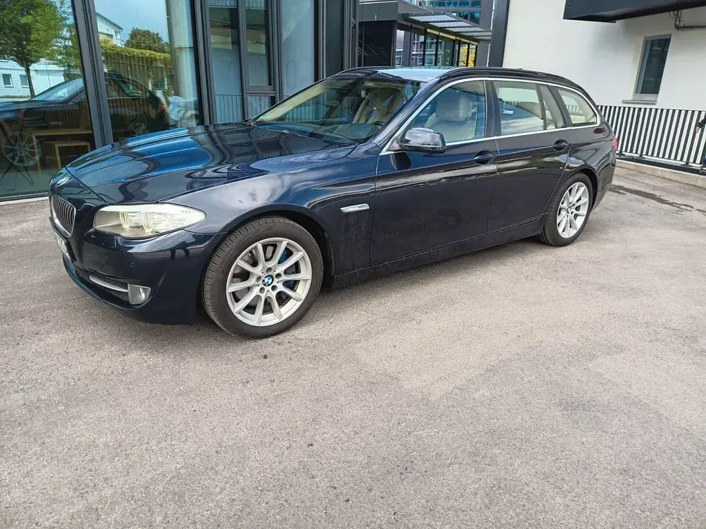 Używany BMW 535 Performance 306 KM (225 kW) 2010 Niebieski Sedan/Limuzyna
