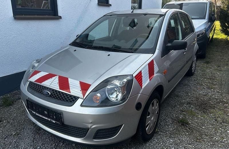 Gebraucht Ford Fiesta 60 PS (44 kW) 2007 Silber Kleinwagen