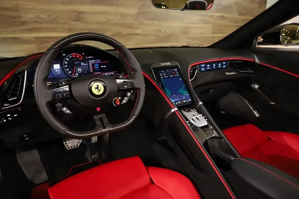 Neu Ferrari Roma 620 PS (456 kW) 2026 Schwarz Cabrio