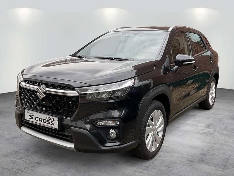 Cosmic black pearl metallic Neu 2025 Suzuki SX4 S-Cross Comfort SUV | 24.990 € (Fairer Preis) - Bild 1/4