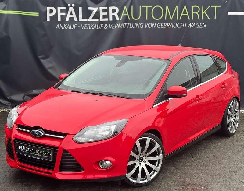 Gebraucht Ford Focus Sport 125 PS (91 kW) 2012 Coloradorot Kleinwagen