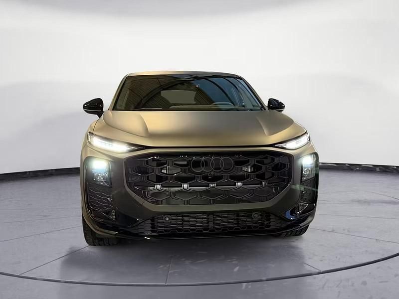 Neu Audi Q3 Sportback Sport 204 PS (150 kW) 2026 Braun SUV