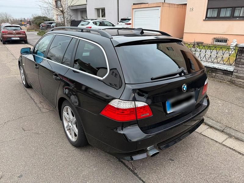 Schwarz Gebraucht 2007 BMW 520 Kombi | 2.990 € (Fairer Preis) - Bild 1/4