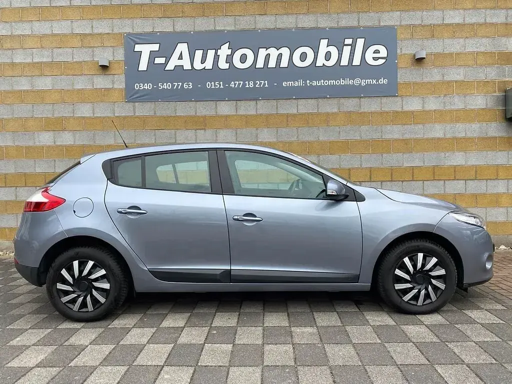 Second-hand Renault Mégane 101 CP (74 kW) 2009 Argintiu Berlinǎ