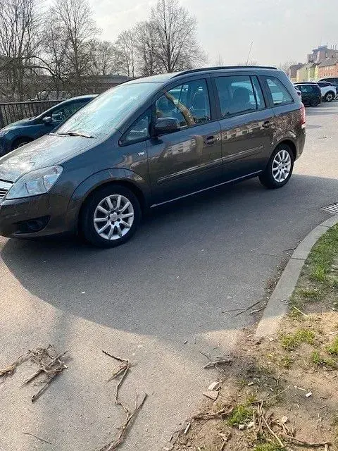 Gebraucht Opel Zafira Edition 150 PS (110 kW) 2009 Grün Van / Kleinbus