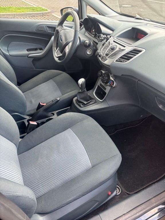 Gebraucht Ford Fiesta Trend 82 PS (60 kW) 2011 Schwarz Kleinwagen