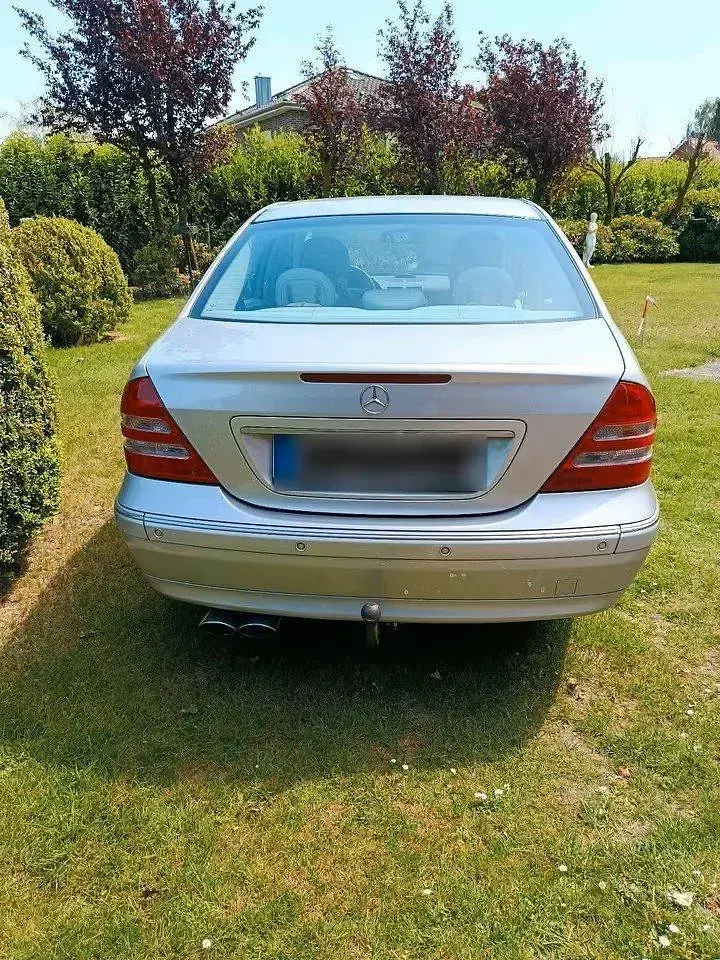 Gebraucht Mercedes C200 163 PS (119 kW) 2000 Silber Limousine