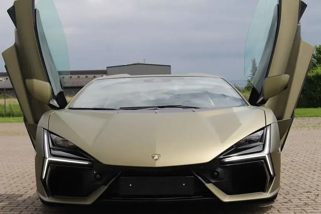 Neu Lamborghini Revuelto 1016 PS (747 kW) 2026 Grün Coupé