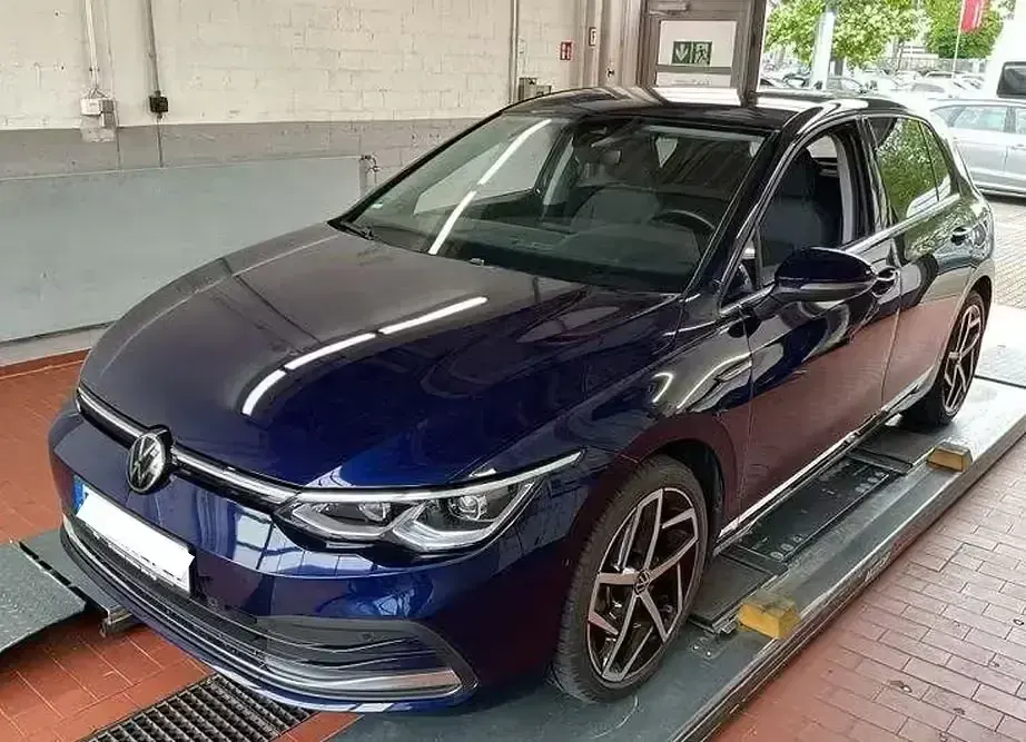 Gebraucht VW Golf VIII Style 131 PS (96 kW) 2022 Limousine