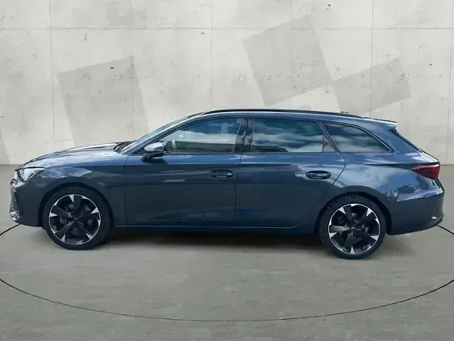 Gebraucht Cupra Leon 150 PS (110 kW) 2025 Magnetic grau metallic Kombi