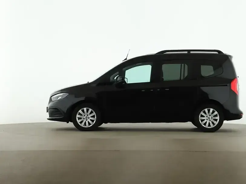 Gebraucht Mercedes T180 Progressive 116 PS (85 kW) 2025 Schwarz Van / Kleinbus
