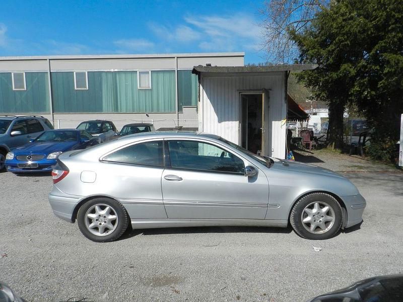 Gebraucht Mercedes C220 150 PS (110 kW) 2005 Silber