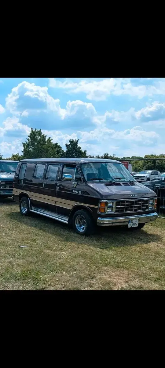 Gebraucht Dodge Ram 117 PS (86 kW) 1982 Braun Pickup