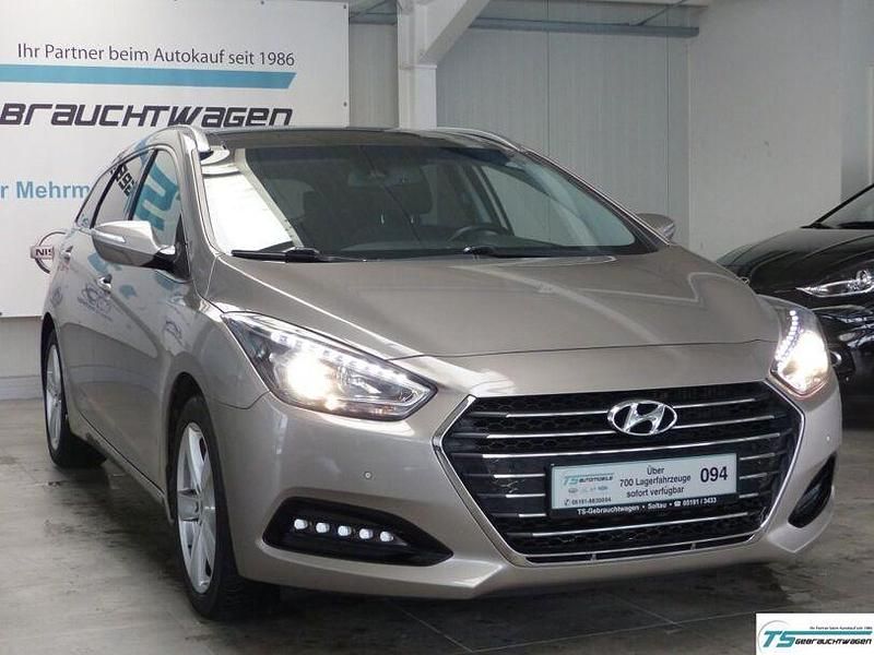 Gebraucht Hyundai i40 Style 141 PS (103 kW) 2016 Beige Kombi