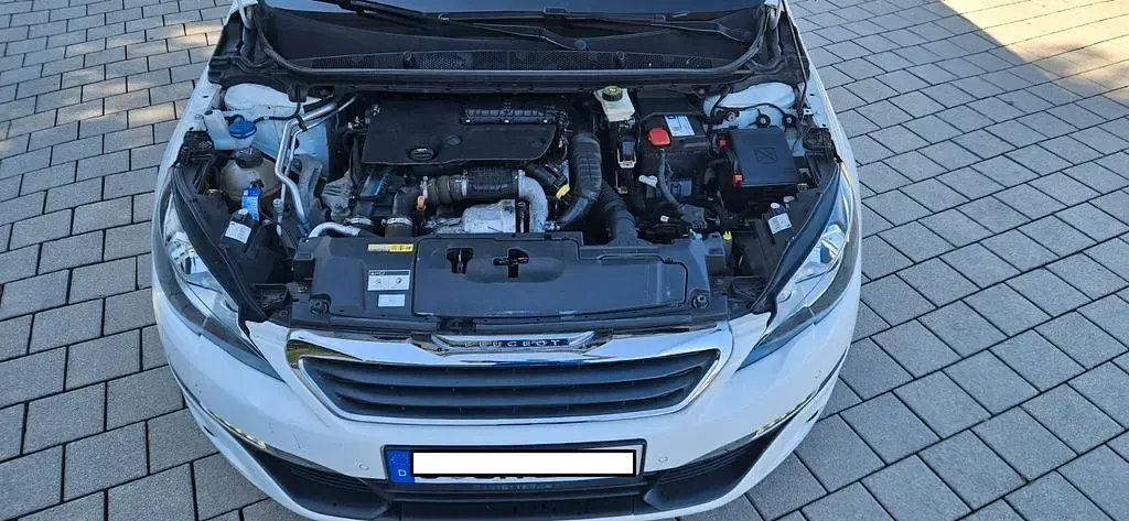 Gebraucht Peugeot 308 SW Active 120 PS (88 kW) 2016 Weiß Kombi