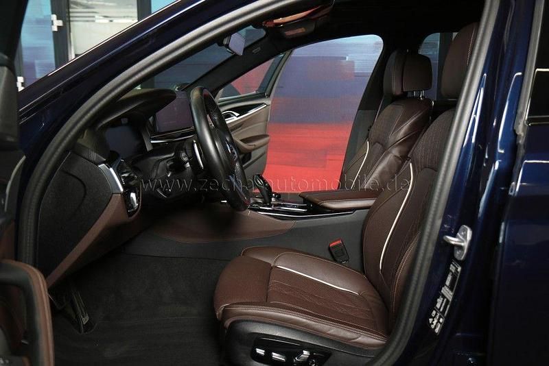 Gebraucht BMW 540 Performance 340 PS (250 kW) 2022 Blau Limousine