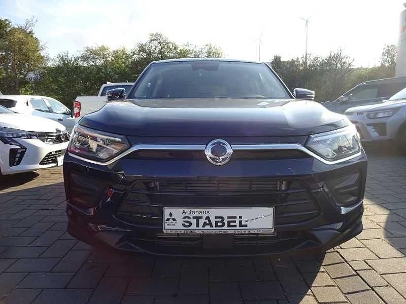 Blau Neu 2025 Ssangyong (KGM) Korando SUV | 24.490 € - Bild 1/4