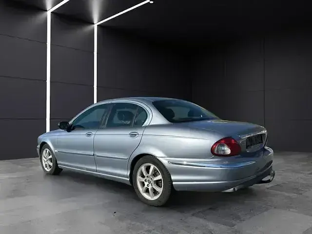 Używany Jaguar X-type Executive 146 KM (107 kW) 2006 Niebieski Sedan/Limuzyna