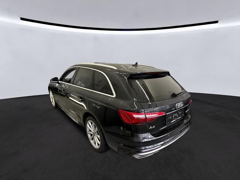 Second-hand Audi A4 Advanced 150 CP (110 kW) 2023 Negru Break