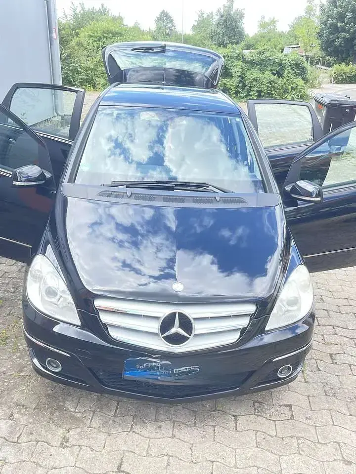 Gebraucht Mercedes B180 109 PS (80 kW) 2010 Schwarz Van / Kleinbus