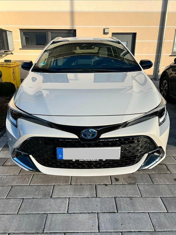Gebraucht Toyota Corolla 140 PS (102 kW) 2025 Grau Kombi