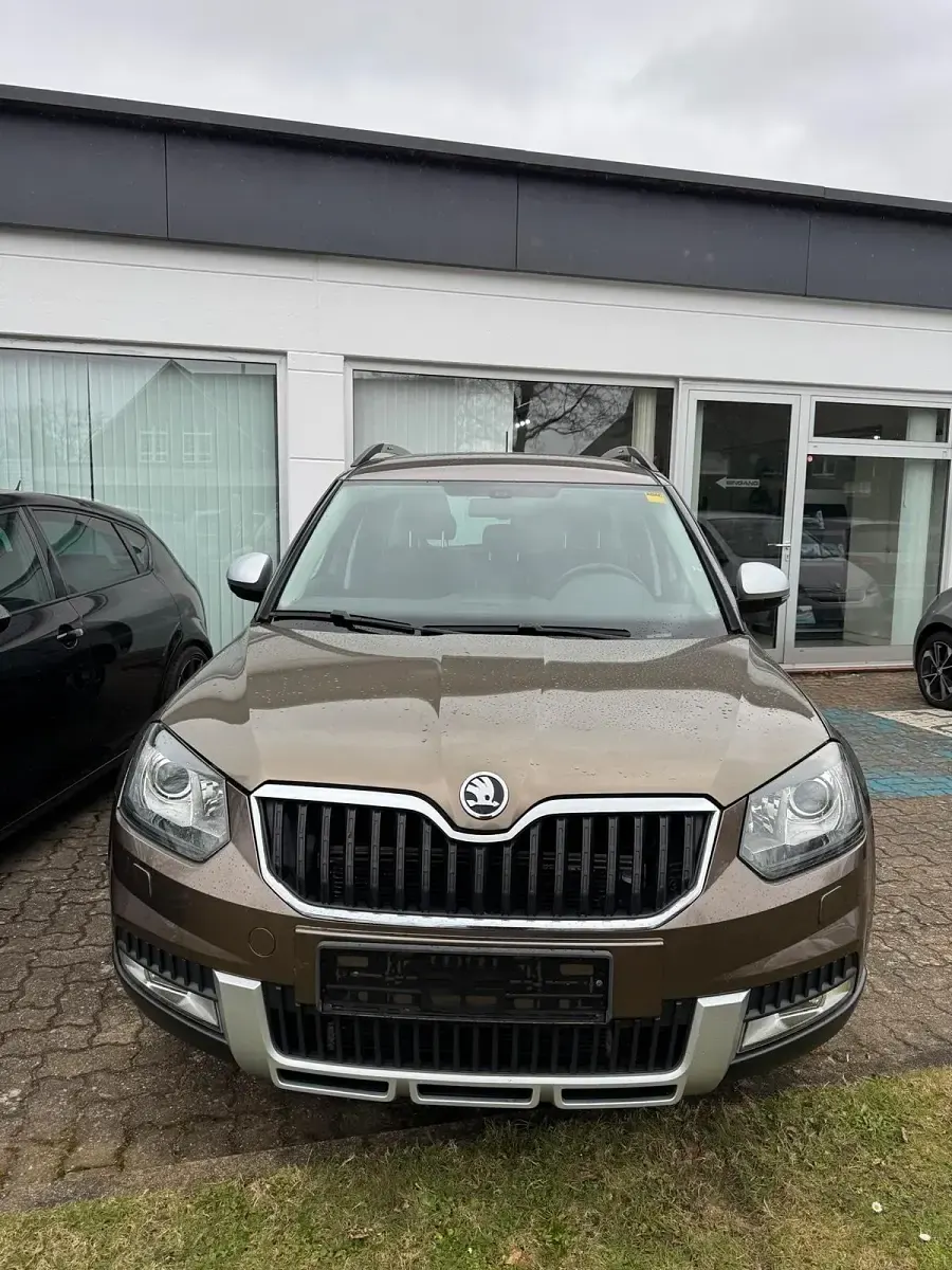 Gebraucht Skoda Yeti 110 PS (80 kW) 2015 Braun SUV