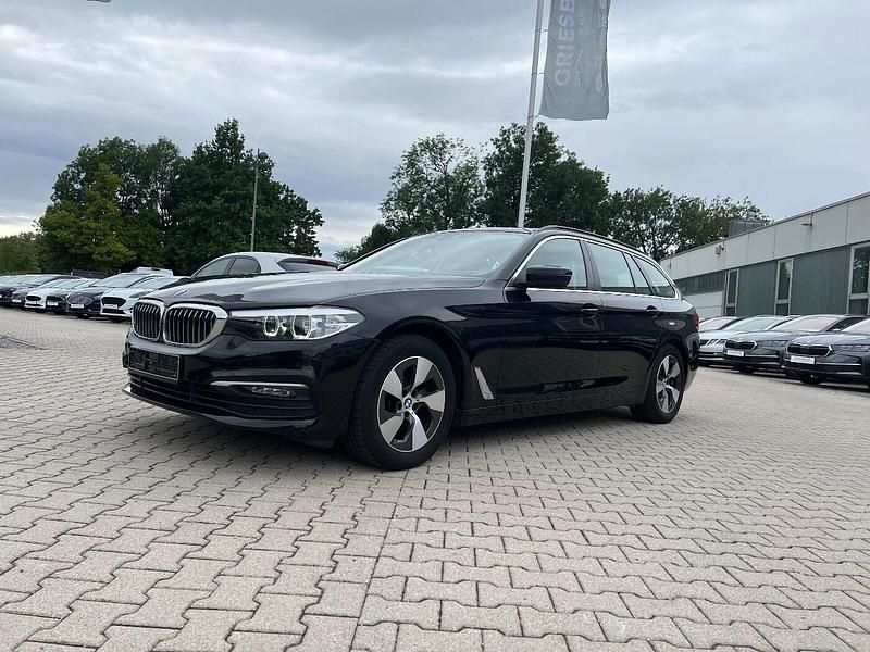 Schwarz Gebraucht 2020 BMW 520 Sport Line Kombi | 27.990 € (Fairer Preis) - Bild 1/4