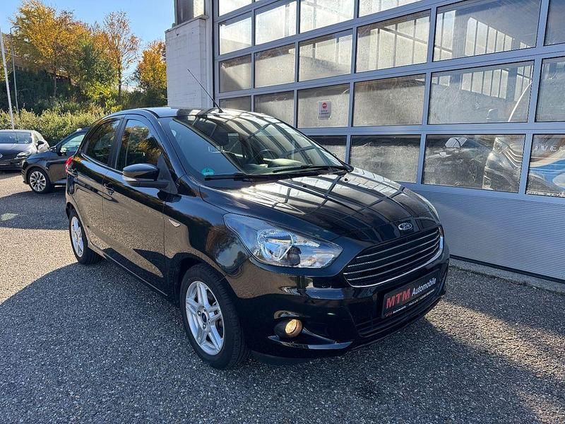 Schwarz Gebraucht 2017 Ford Ka Plus Cool & Sound Edition Kleinwagen | 8.880 € (Guter Preis) - Bild 1/4