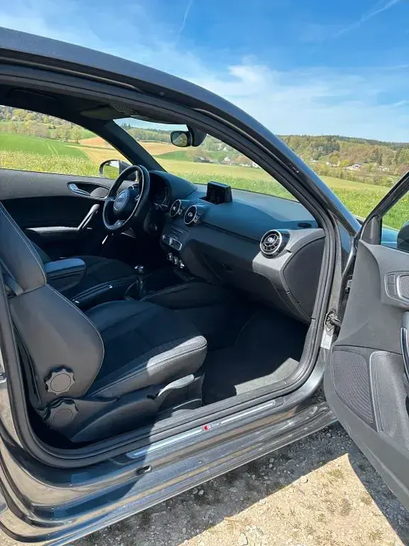 Gebraucht Audi A1 S-Line 125 PS (91 kW) 2015 Grau Kleinwagen