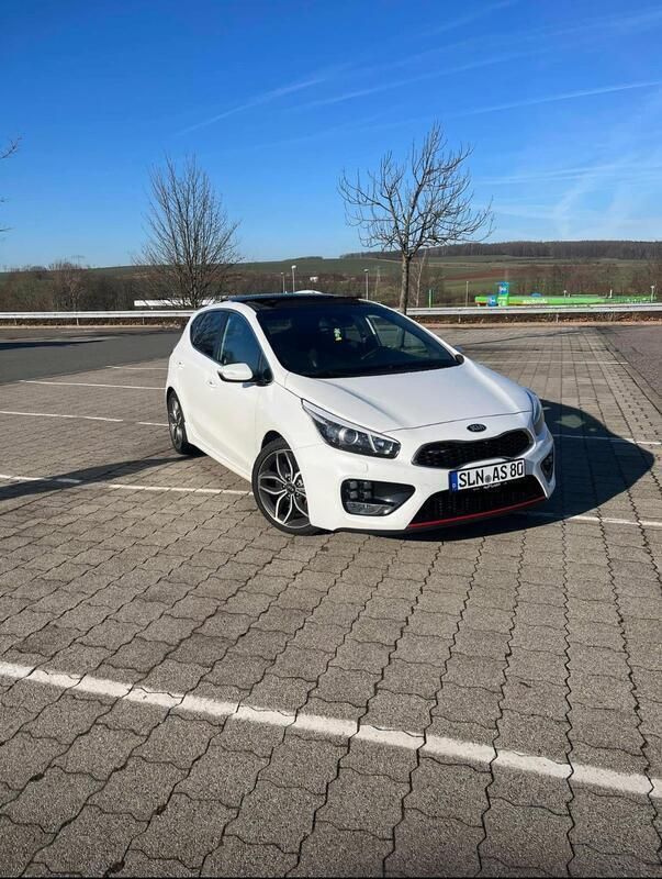 Weiß Gebraucht 2017 Kia Ceed GT-Track Kleinwagen | 15.000 € (Etwas zu teuer) - Bild 1/4