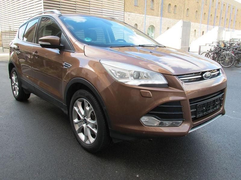 Gebraucht Ford Kuga Titanium 163 PS (119 kW) 2013 Braun SUV