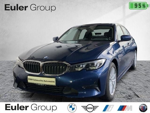 Phytonicblau metallic Gebraucht 2022 BMW 330e Limousine | 28.988 € (Guter Preis) - Bild 1/4