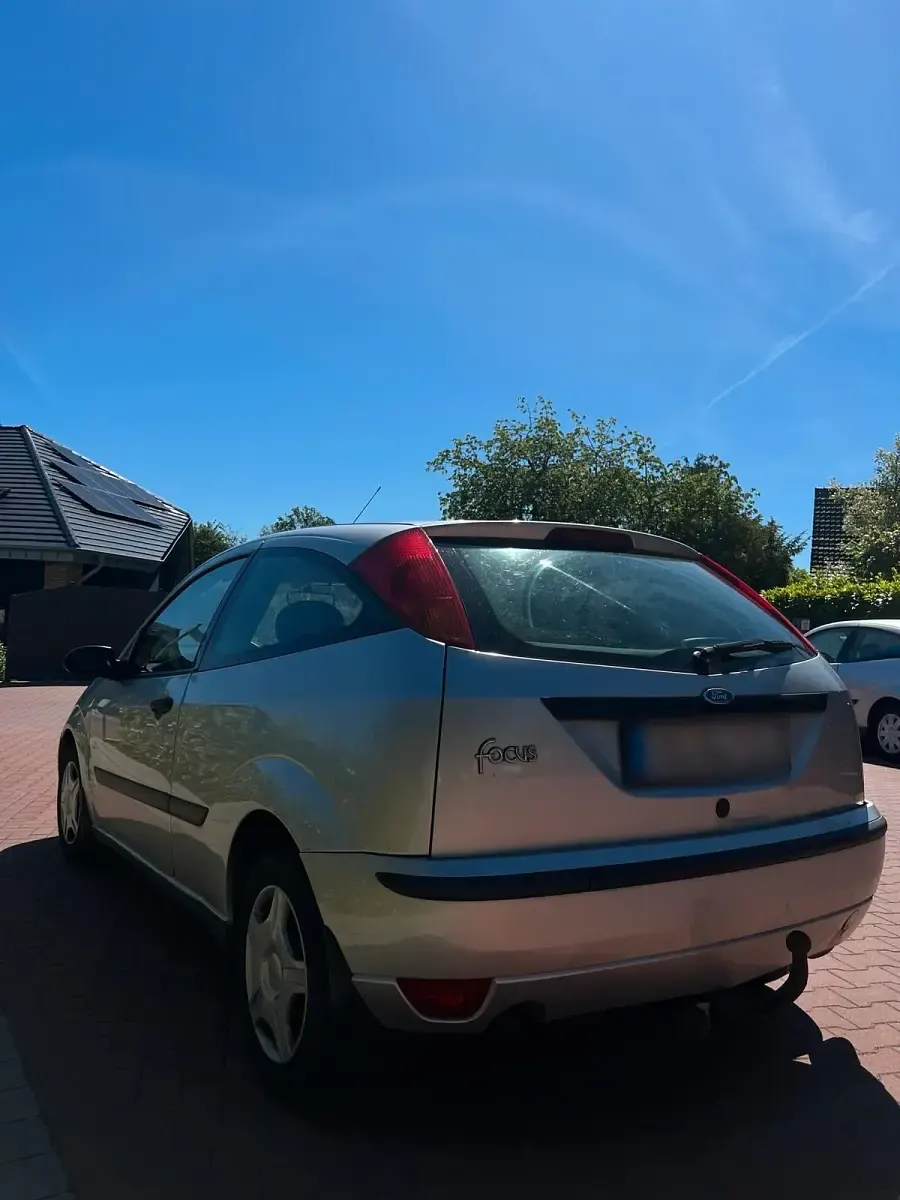Gebraucht Ford Focus 75 PS (55 kW) 2002 Silber Kleinwagen