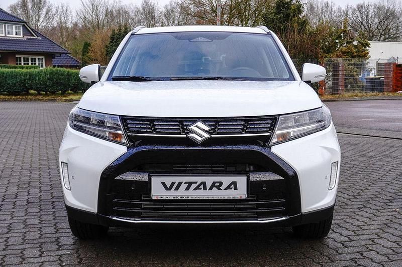 Neu Suzuki Vitara Comfort+ 110 PS (80 kW) 2025 Weiß SUV