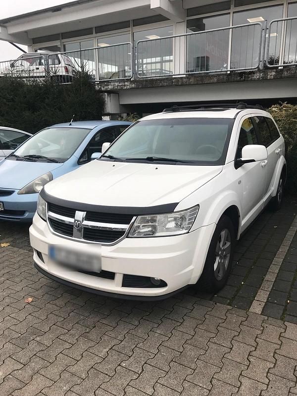 Weiß Gebraucht 2011 Dodge Journey SUV | 6.500 € - Bild 1/4