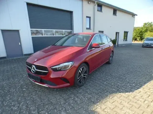 Gebraucht Mercedes B220 Advanced Plus 190 PS (139 kW) 2024 993 patagonienrot Kleinwagen