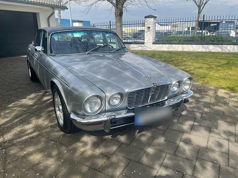 Second-hand Jaguar XJ12 252 CP (185 kW) 1977 Argintiu Berlinǎ