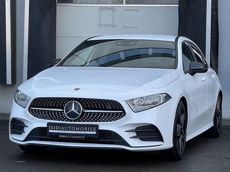 Weiß Gebraucht 2019 Mercedes A200 AMG Limousine | 20.900 € (Fairer Preis) - Bild 1/4