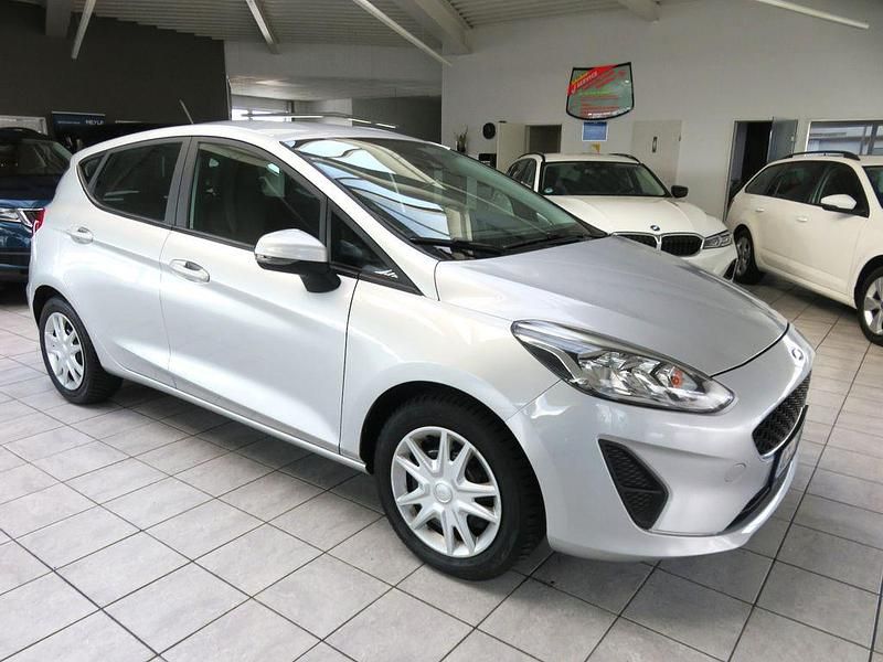 Gebraucht Ford Fiesta Trend 71 PS (52 kW) 2017 Silber Limousine