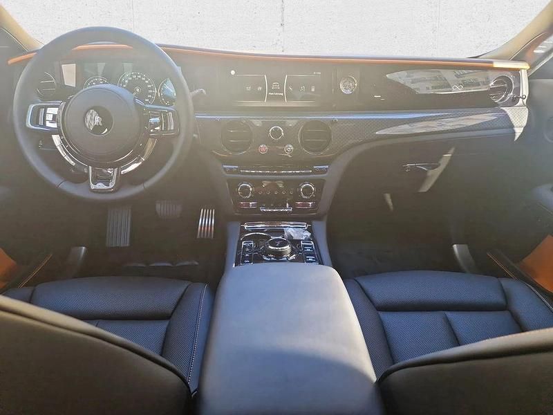 Gebraucht Rolls Royce Ghost 600 PS (441 kW) 2025 Violett Limousine