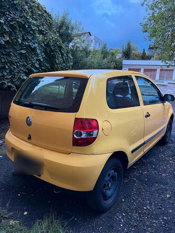 Gelb Gebraucht 2005 VW Fox Kleinwagen | 450 € (Guter Preis) - Bild 1/4