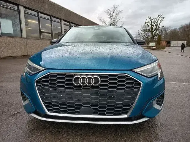Używany Audi A3 Advanced 116 KM (85 kW) 2020 Niebieski Sedan/Limuzyna