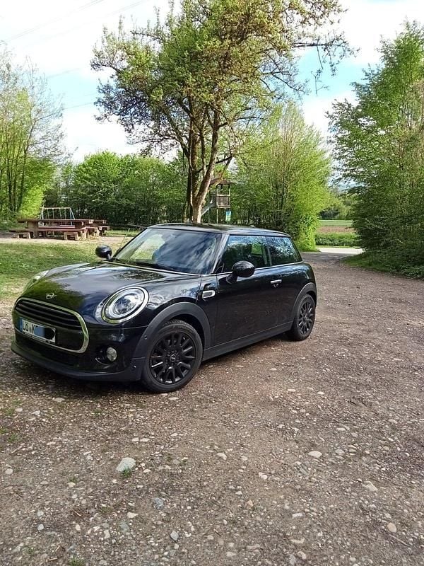 Schwarz Gebraucht 2019 Mini Cooper Hatch Kleinwagen | 15.900 € (Fairer Preis) - Bild 1/4